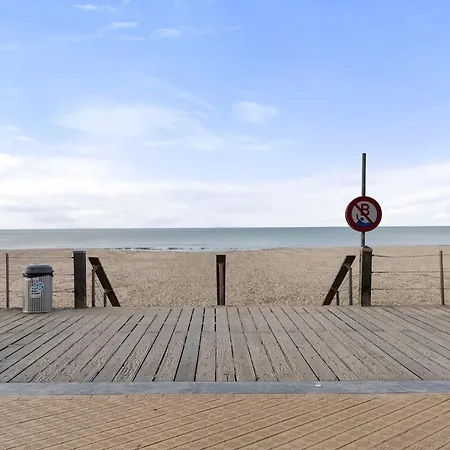 Trendy With Seaside Patio Ostende