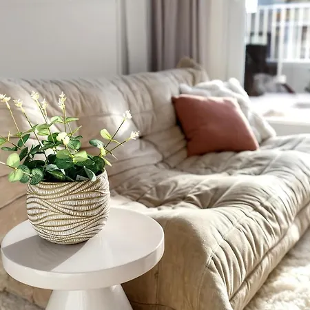 Trendy With Seaside Patio Apartamento